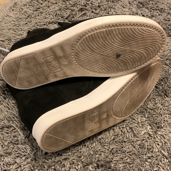 Time And Tru Women's Sneaker Bootie, Size 9 Wide - Picture 5 of 5